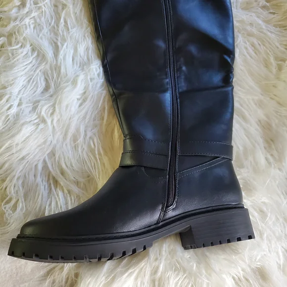 NWOT Women's Boots Size 10 - Picture 3 of 8